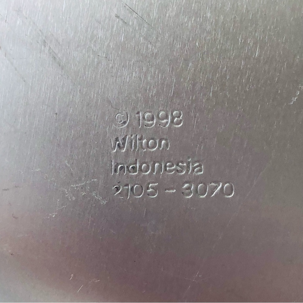 Wilton Haunted Pumpkin Cake Pan - Picture 9 of 9